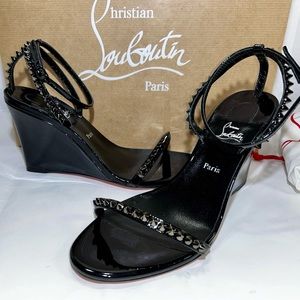 NEW CHRISTIAN LOUBOUTIN SO ME SPIKE 85 WEDGE SANDAL BLACK PATENT LEATHER SZ 39